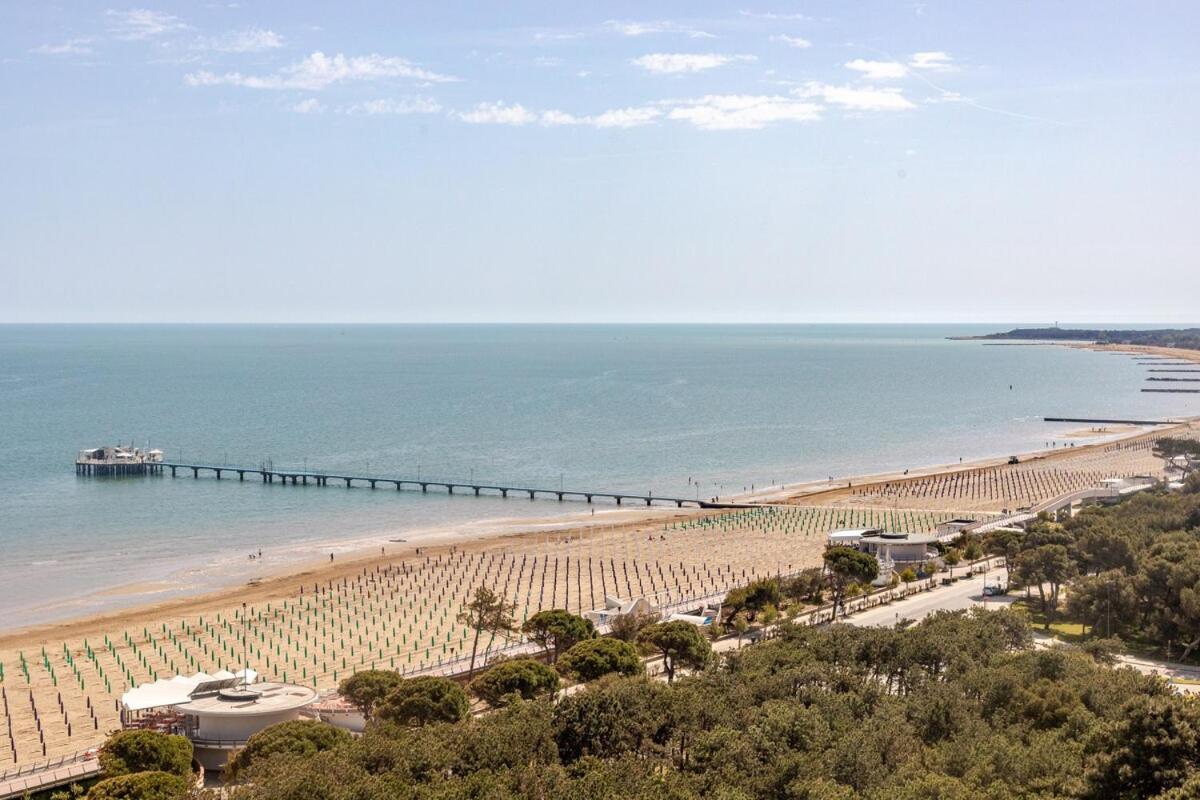 Skyline Lignano Apartment Lignano Sabbiadoro Exterior photo