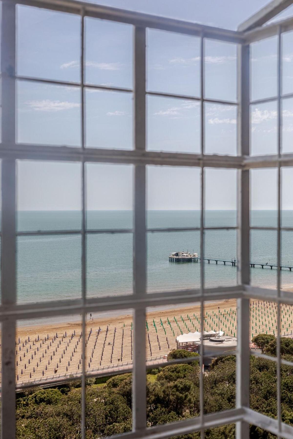 Skyline Lignano Apartment Lignano Sabbiadoro Exterior photo