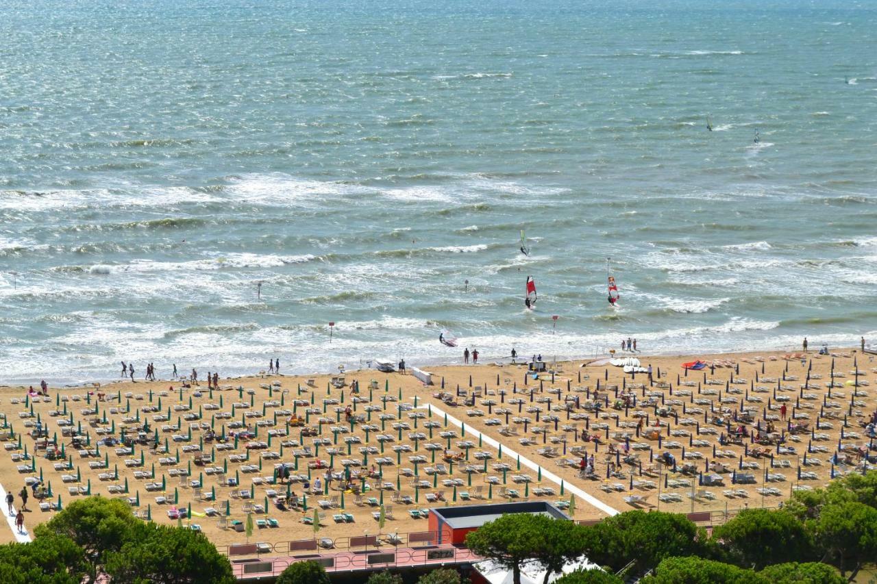 Skyline Lignano Apartment Lignano Sabbiadoro Exterior photo